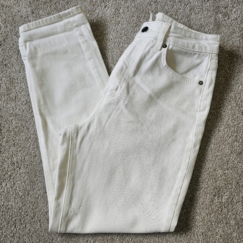 H&M Women High-waisted White Jeans Size 6